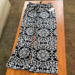 Sale👍Total bargain! A must have😁 Never worn Joe B wide leg pants.